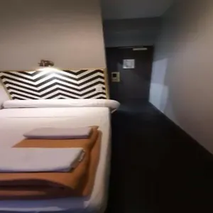 Hotel Hipotel Belleville Gare De L'est, París